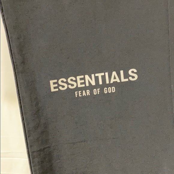 Essentials black nylon cargo pants 🥵 - Picture 4 of 10